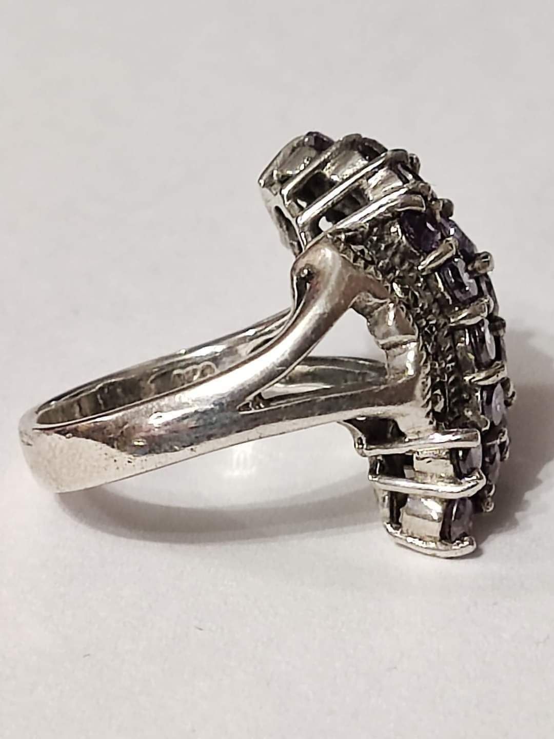 Красив сребърен пръстен с Аметисти и марказити