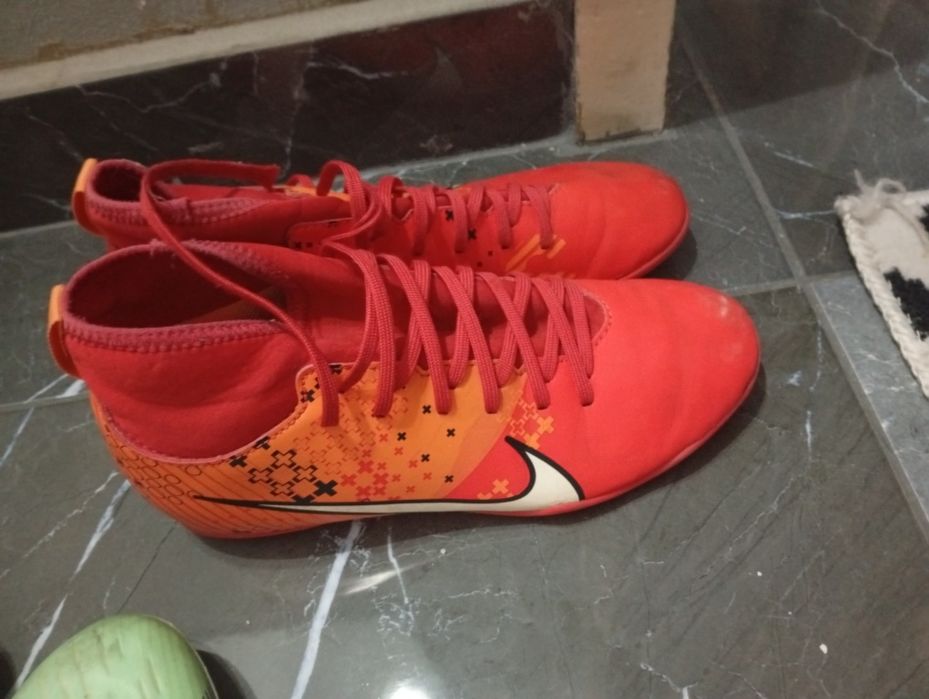 Сет детски маратонки и бутонки