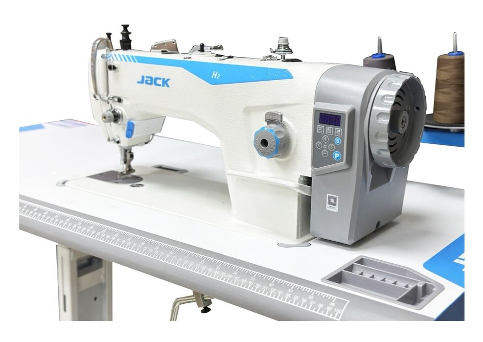 Продам абсолютно новую швейную машинку