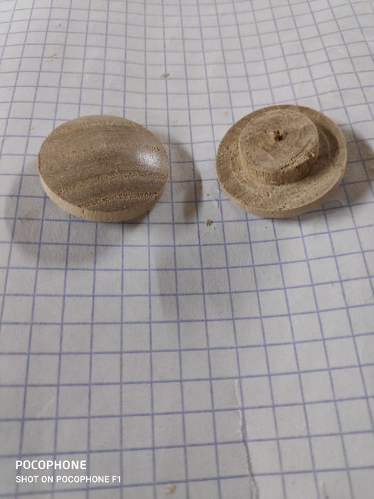 Мебельные заглушки.