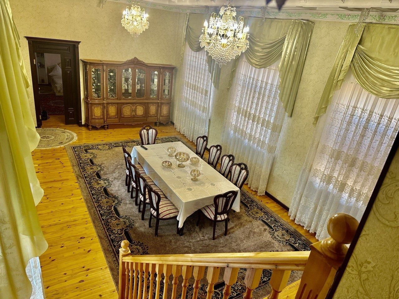 Ibn sino taxta bozori orqasida 6 sotok uchastka sotiladi