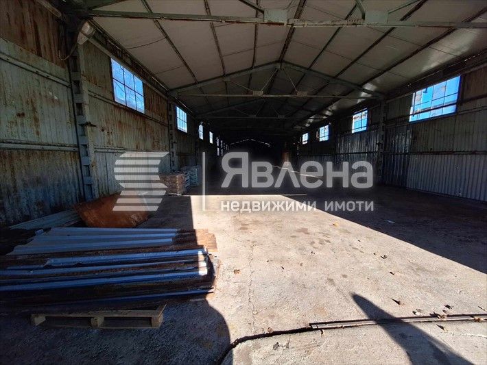 Продава се Склад в Ямбол, Промишлена зона - 2896 кв.м за 265 €/кв.м - Снимка #9