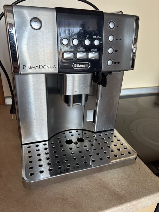 Кафе машина Delnghi PrimaDonna ESAM 6600