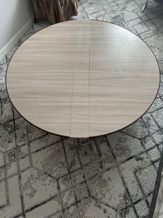 Круглый стол на 12 персон