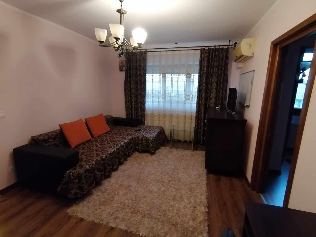 Vand apartament 2 camere podu ros