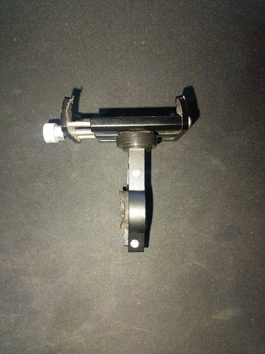 Металлический держатель для телефона на велосипед