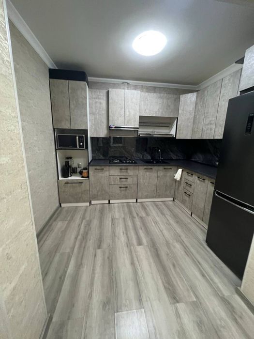 Продается 4-комнатная квартира, массив Карасу-1, ориентир школа № 209