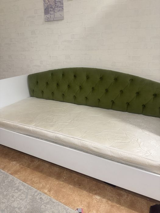 Продам кровать подростковую