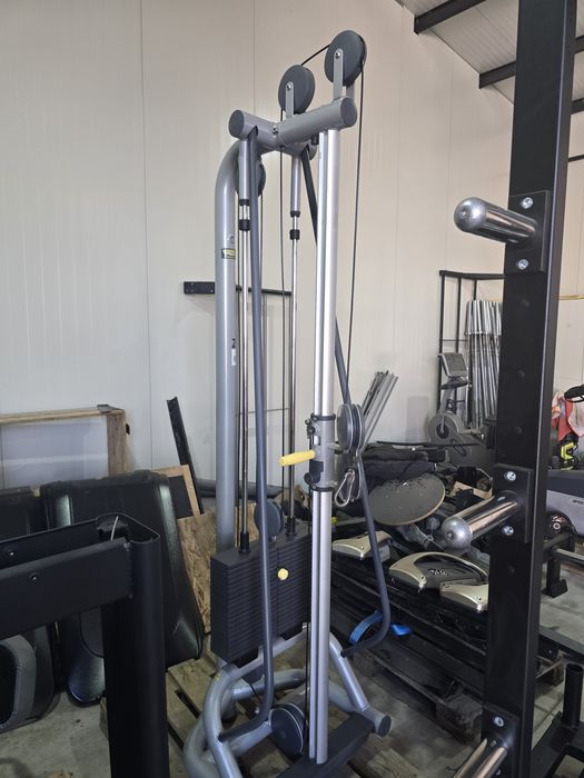 Technogym ercoline техноджим единична колона с подвижна макара