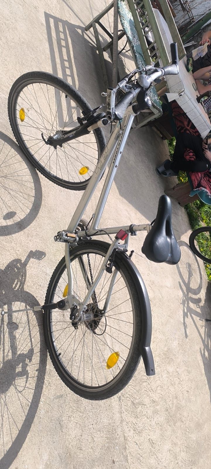 Vând bicicleta KTM roti 28