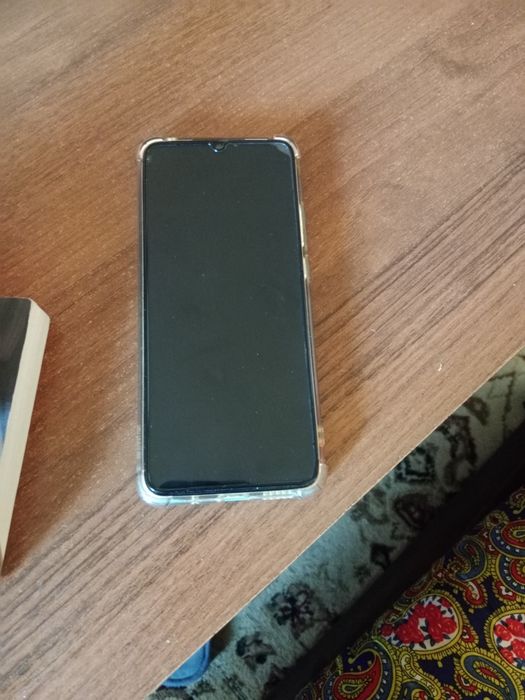 Poco c40 смартфон