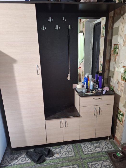 Продам прихожий гарнитур б/у. самовывоз (доставка нет).