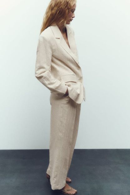 Продам костюм Zara