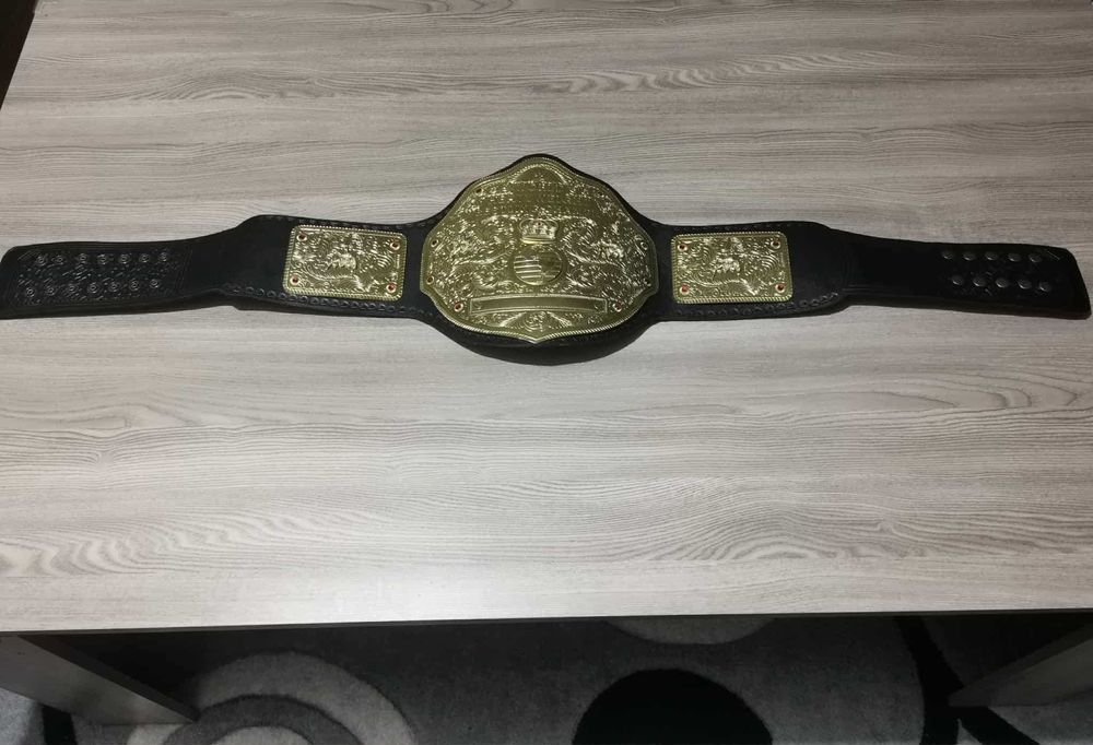 WWE WORLD HEAVYWEIGHT CHAMPIONSHIP- Световната титла в тежка категория