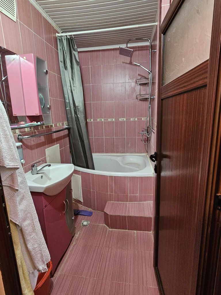 Продава се Тристаен апартамент в Разград, Орел - 76 кв.м за 1074 €/кв.м - Снимка #9