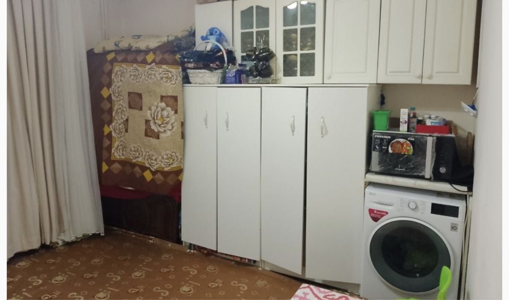 Юнус абад  бывш.таш.тюрьма , галерейка , 1/2/4 , ( Анатолий )