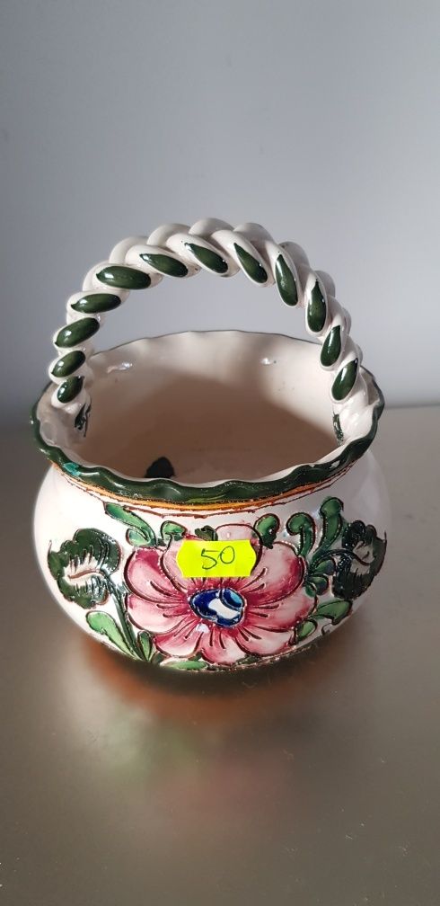 Decorațiuni  vechi din ceramică și porțelan