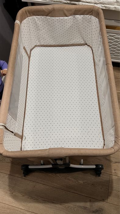 Манеж, люлька и кенгуру