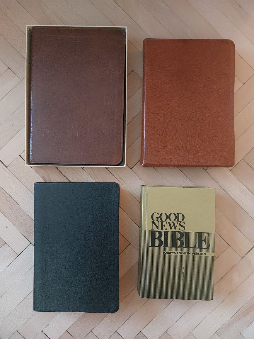 Продавам Библия/Bible/Biblia