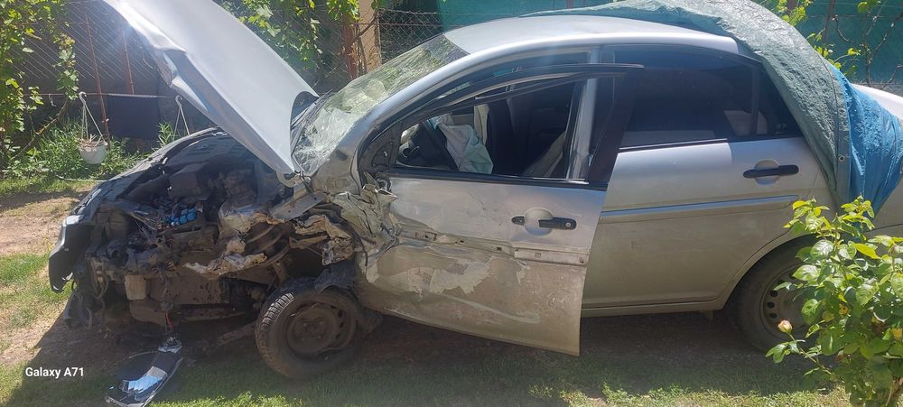 Vand hyundai Accent 1.5 crdi avariat