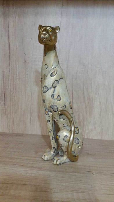 Статуя Пантера. Без забележки.