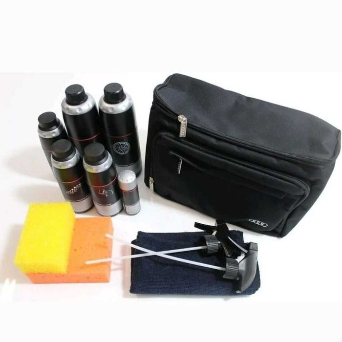 Cadou Audi Geanta cu Produse de ingrijire Audi