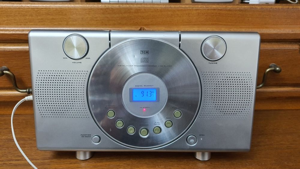 Vând aparat de radio telefunken