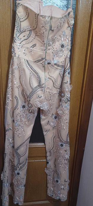 Vand ținuta model unicat