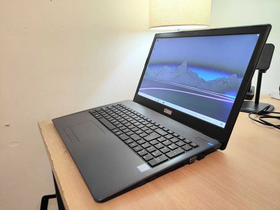 Лаптоп Stonebook P11C i5-7200U 8GB 256GB SSD 15.6" HD ГАРАНЦИЯ