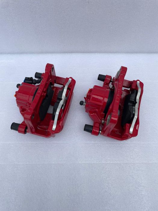 Set etrieri frână fața VW – Roșii – NOU cu plăcuțe – GTI/GTD/GTE