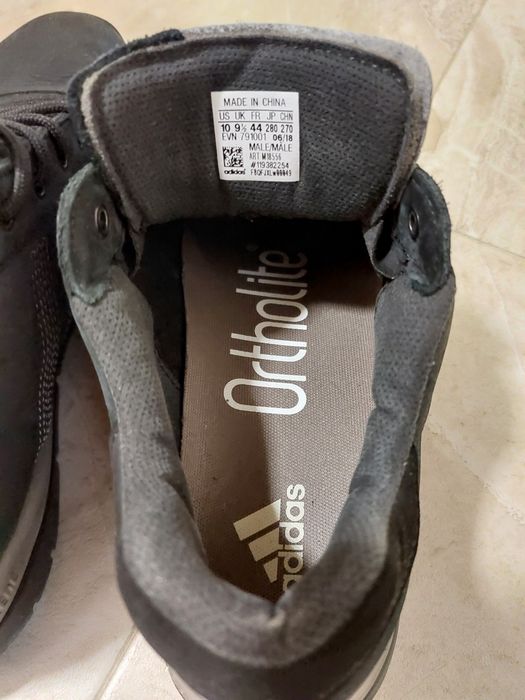 Продавам мъжки спортни обувки adidas