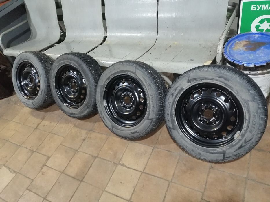 Продам комплект зимних колёс на 14