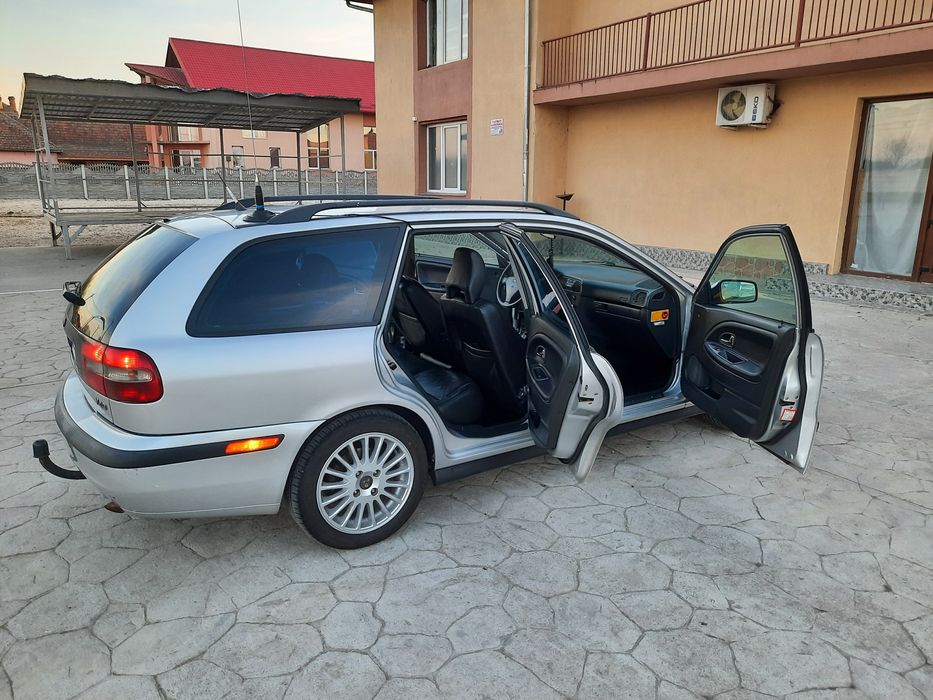 De vanzare volvo v40