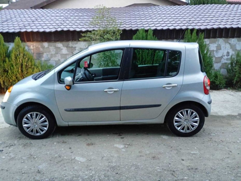 рено модус 1,6 2005 г.