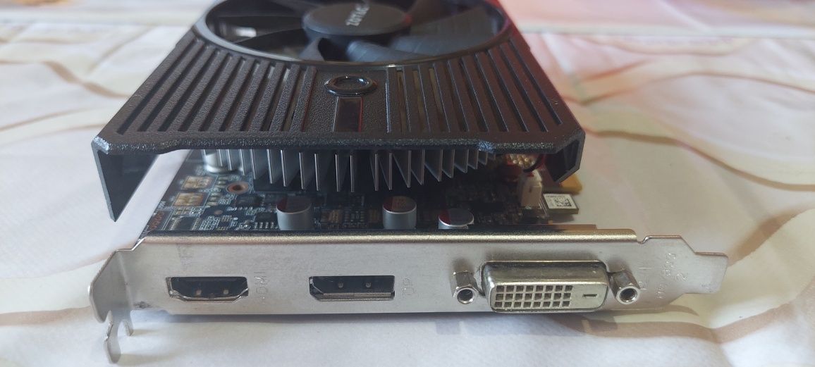 Видеокарта Nvidia GeForce Gtx 1050 2Gb Gddr5.
Работает отлично.