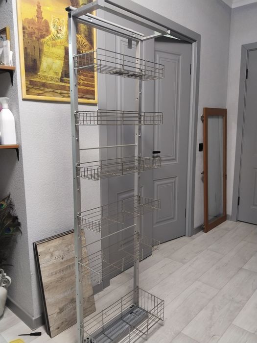 Продам встраиваемую  бутылочную систему в хорошем состоянии.