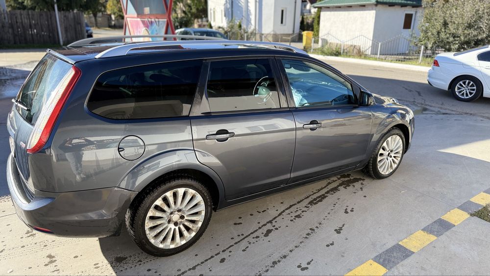 Ford focus 2 facelift 1.6 109 , proprietar