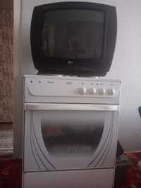 Плита и телевизор