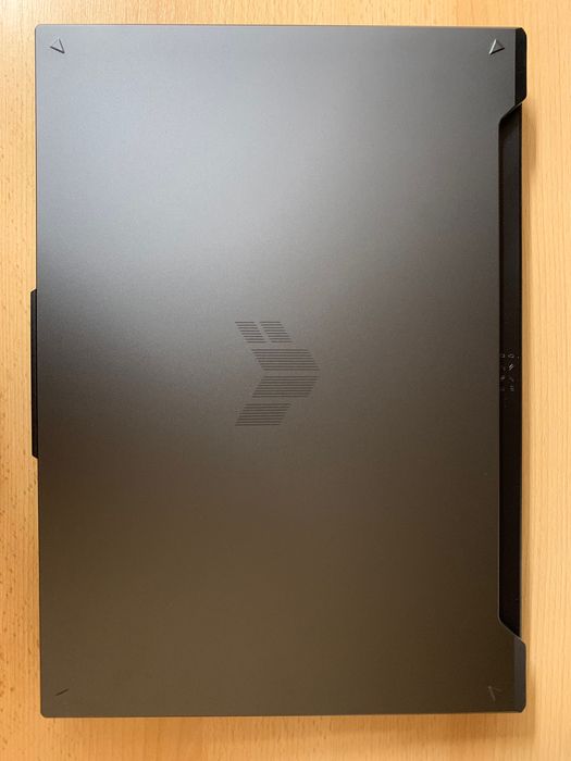 Laptop ASUS Gaming F16 (RTX 4050, i7, 16GB RAM, 1TB SSD) + Windows 11