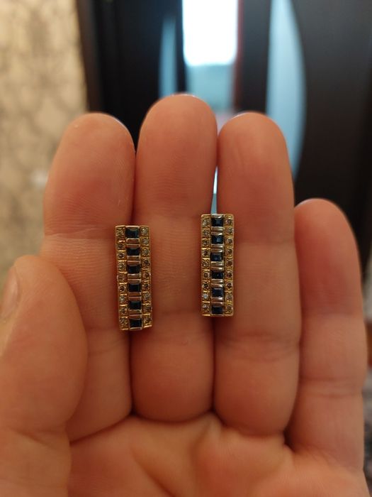 Продам золотые серьги 750 пр.