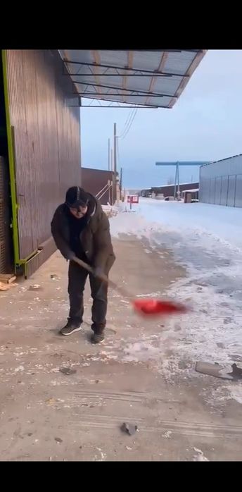 Снегоуборник прочный материала