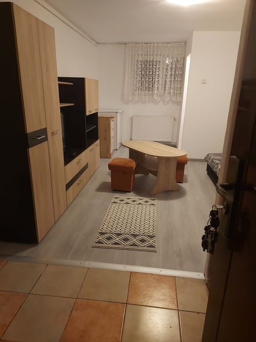 Inchiriez garsoniera in 7 Noiembrie