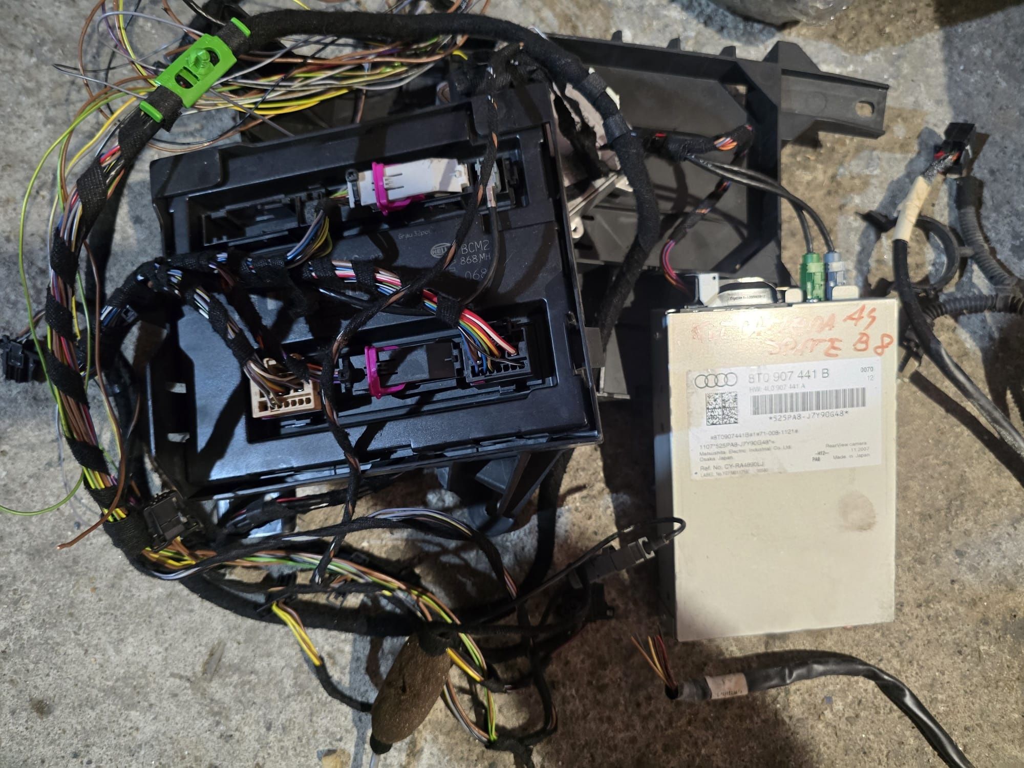 Kit camera marșarier Audi a4 b8.