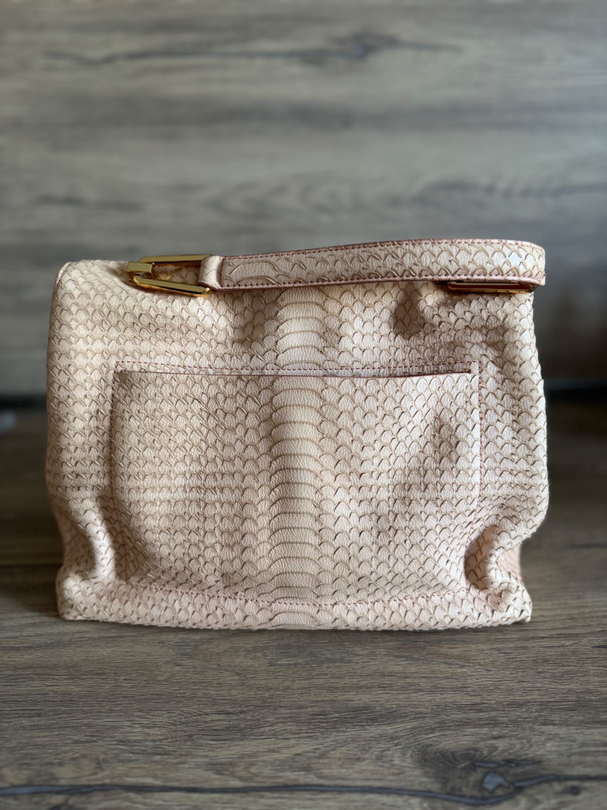 Оригинални чанти Furla, Coccinelle, Versace, Guess