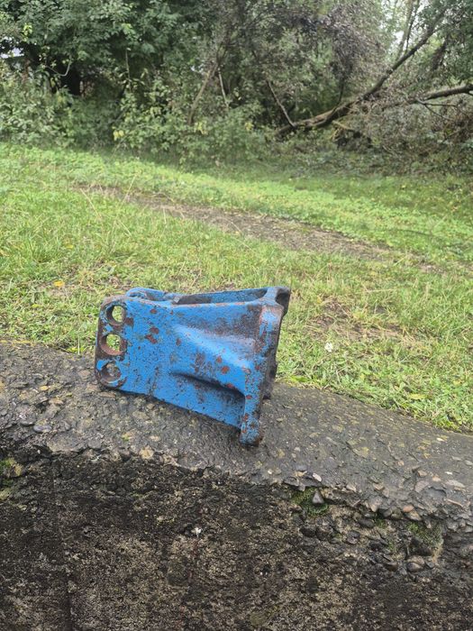 Vând  cupla tirant central