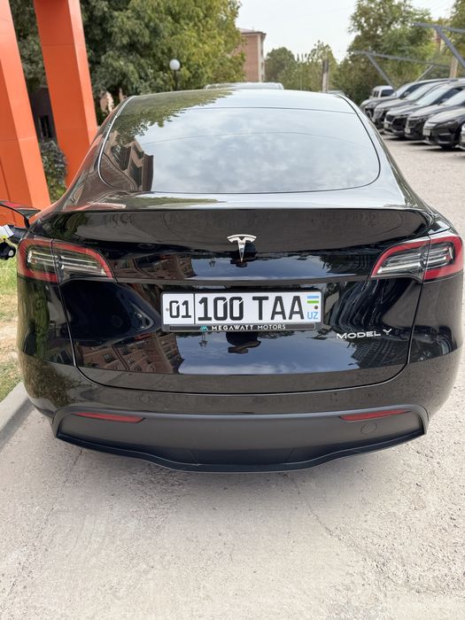 Продаеется Tesla model Y