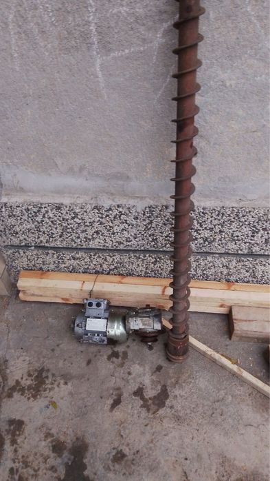 Мотор ,редуктор ,шнек  за домашно парно