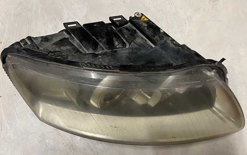 Десен фар за Ауди А6 Ц6 4Ф / Audi A6 C6 4F BiXenon/БиКсенон