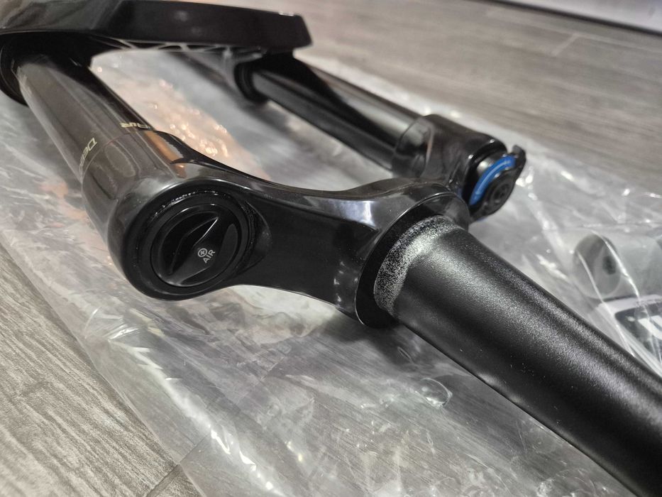 RockShox Revelation 15x110 Boost 150mm НОВА