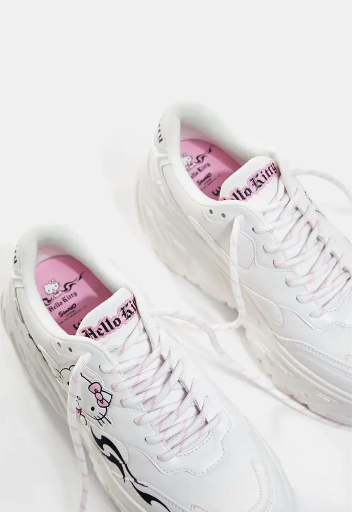 крассовки Bershka коллекция Hello Kitty